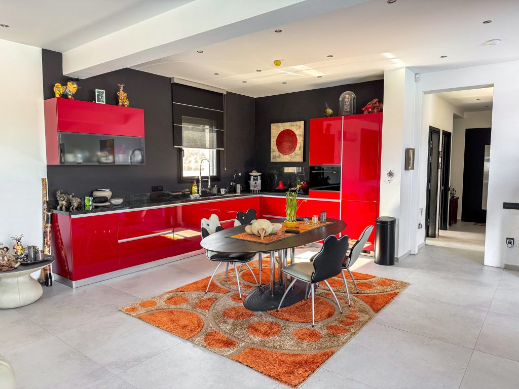 Property: OLENIA| image-3