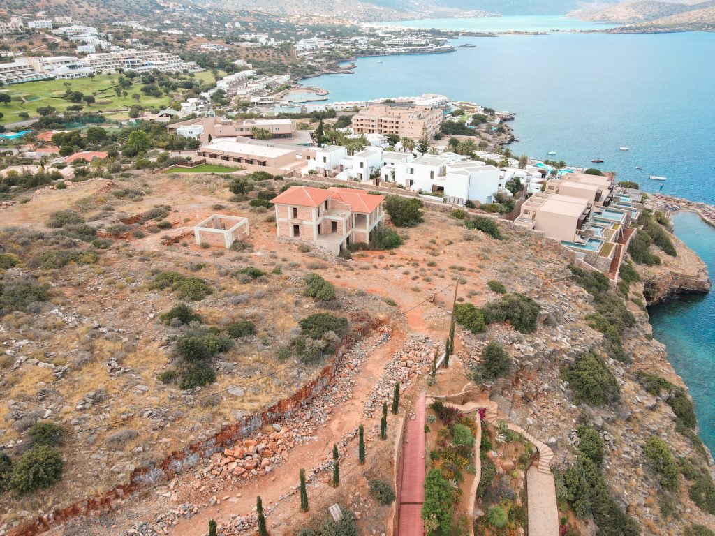 Property: AQUIRA| image-0